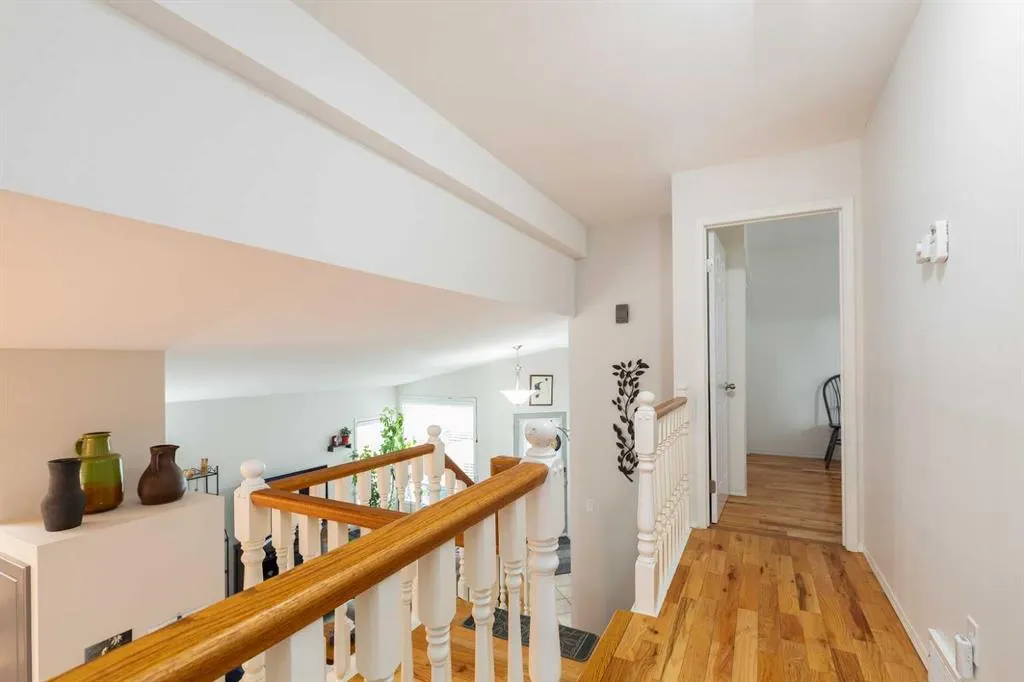 30 Heritage Crescent W