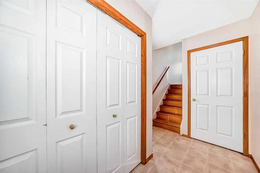 222 Rocky Ridge Court NW