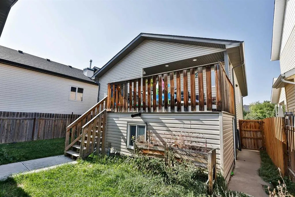 122 Tartan Boulevard W