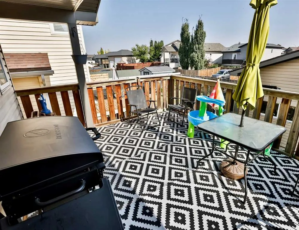 122 Tartan Boulevard W
