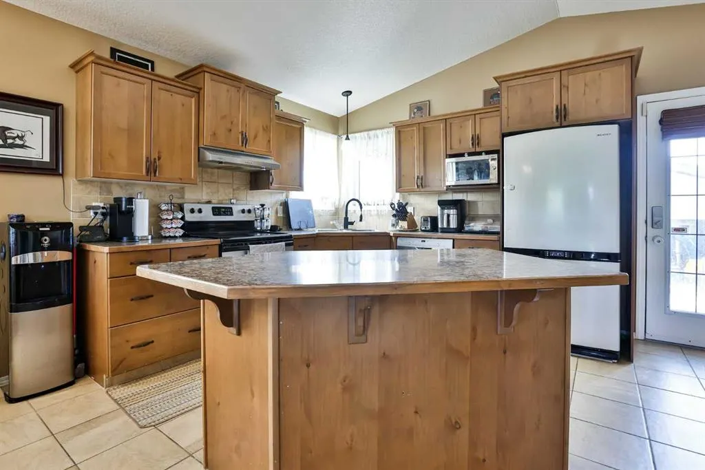 122 Tartan Boulevard W