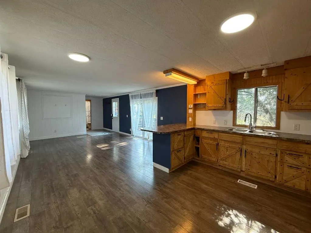 #1 6205 54 Street