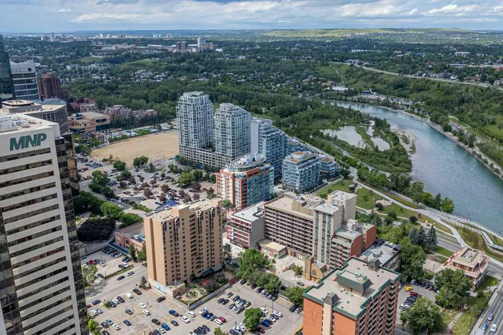 205 Riverfront Avenue SW, #701
