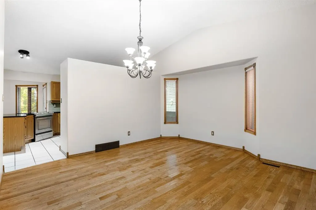 289 Ball Place