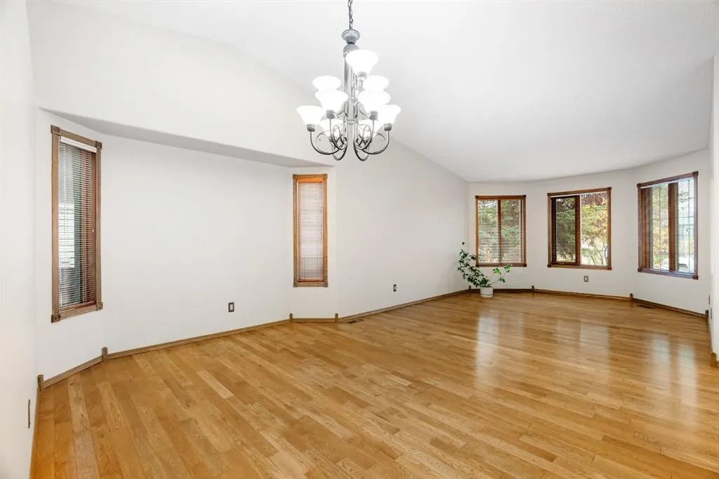 289 Ball Place