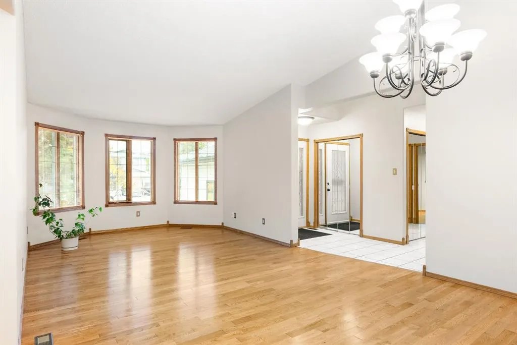 289 Ball Place
