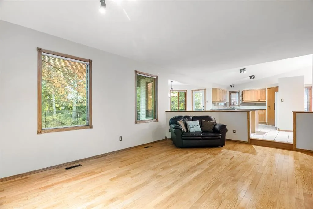 289 Ball Place