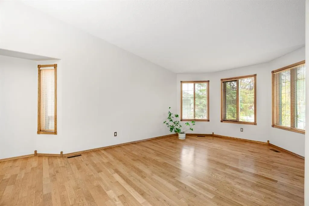 289 Ball Place
