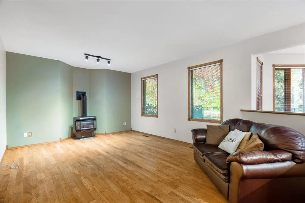 289 Ball Place