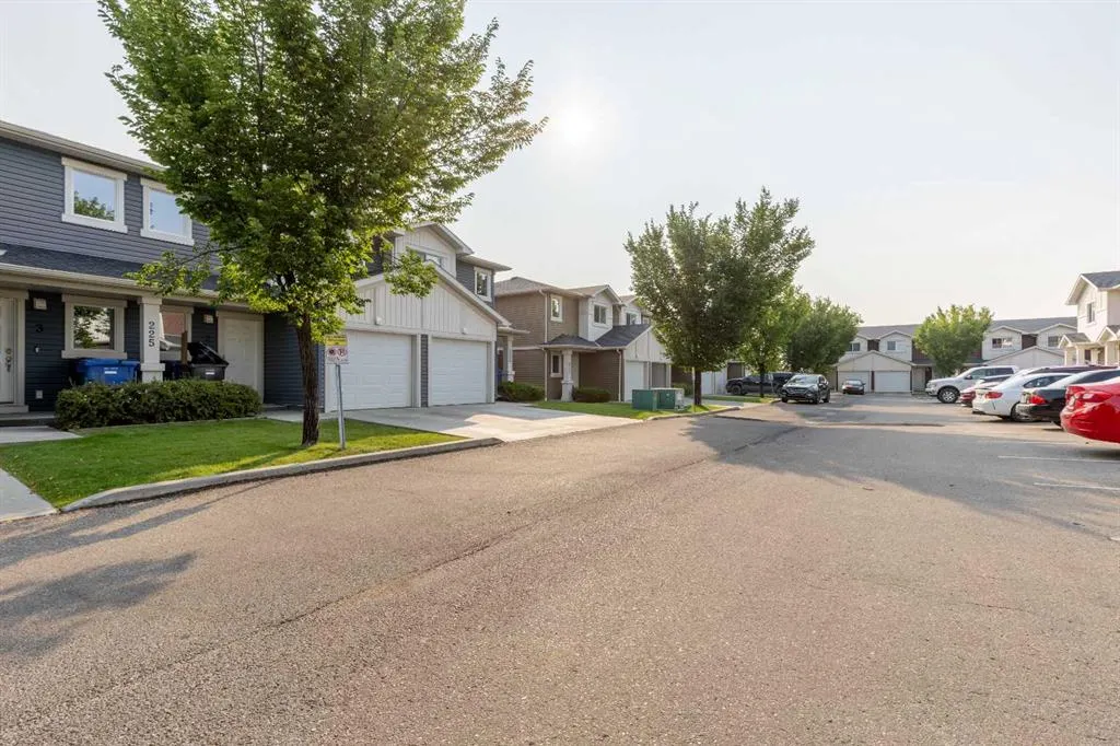 225 Silkstone Road W, #2