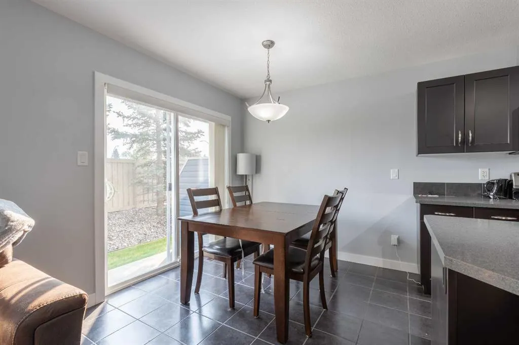 225 Silkstone Road W, #2