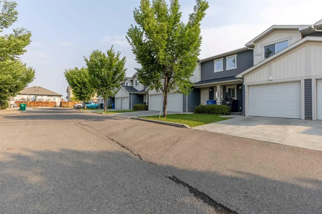 225 Silkstone Road W, #2