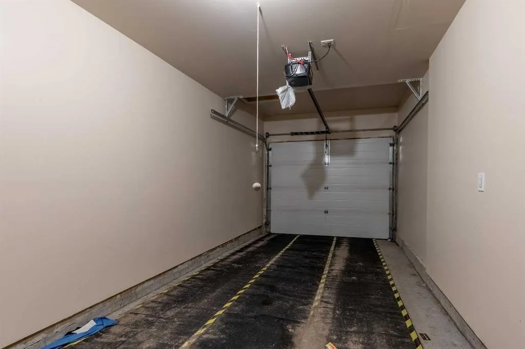 225 Silkstone Road W, #2