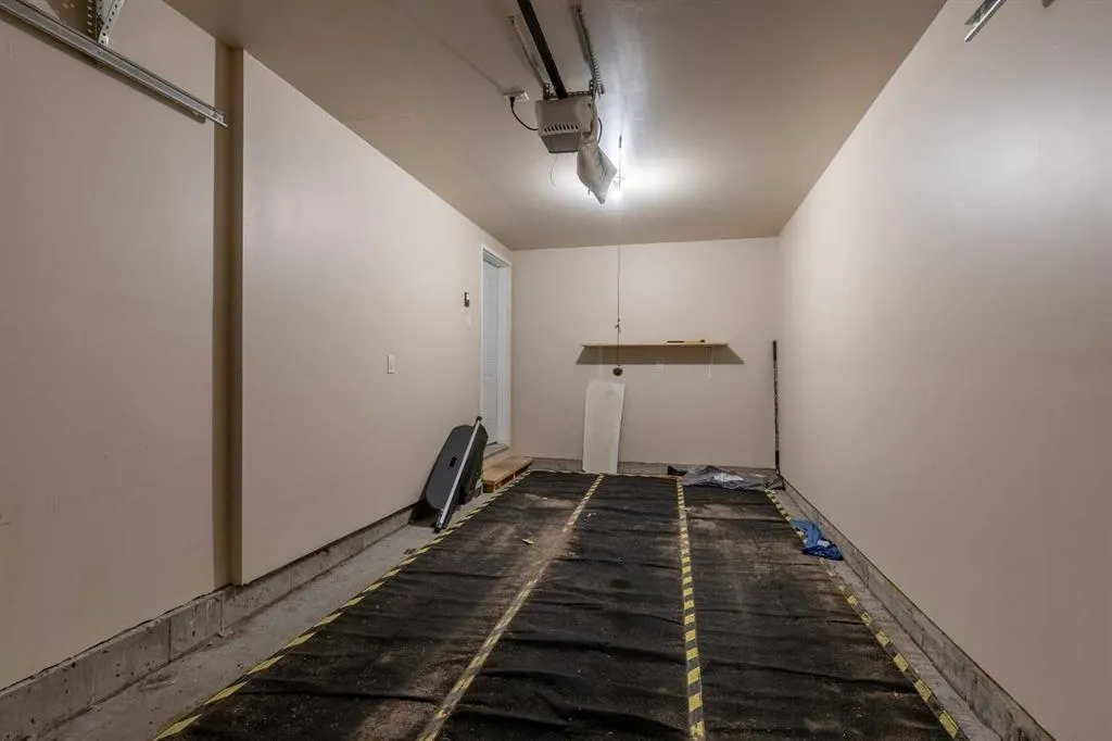 225 Silkstone Road W, #2