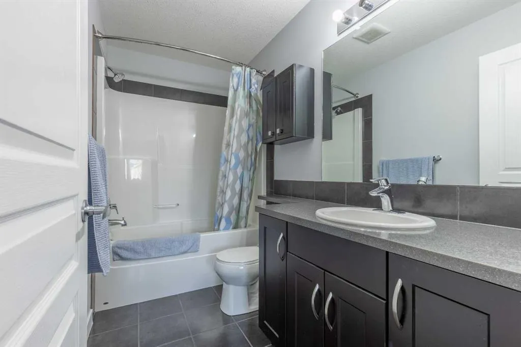 225 Silkstone Road W, #2