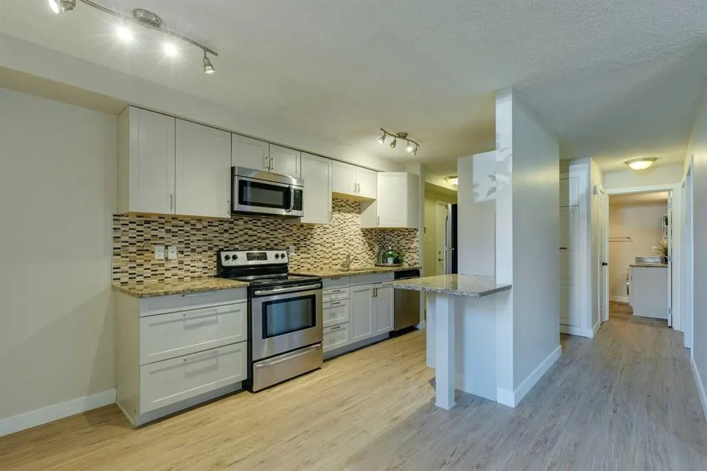515 57 Avenue SW, #102