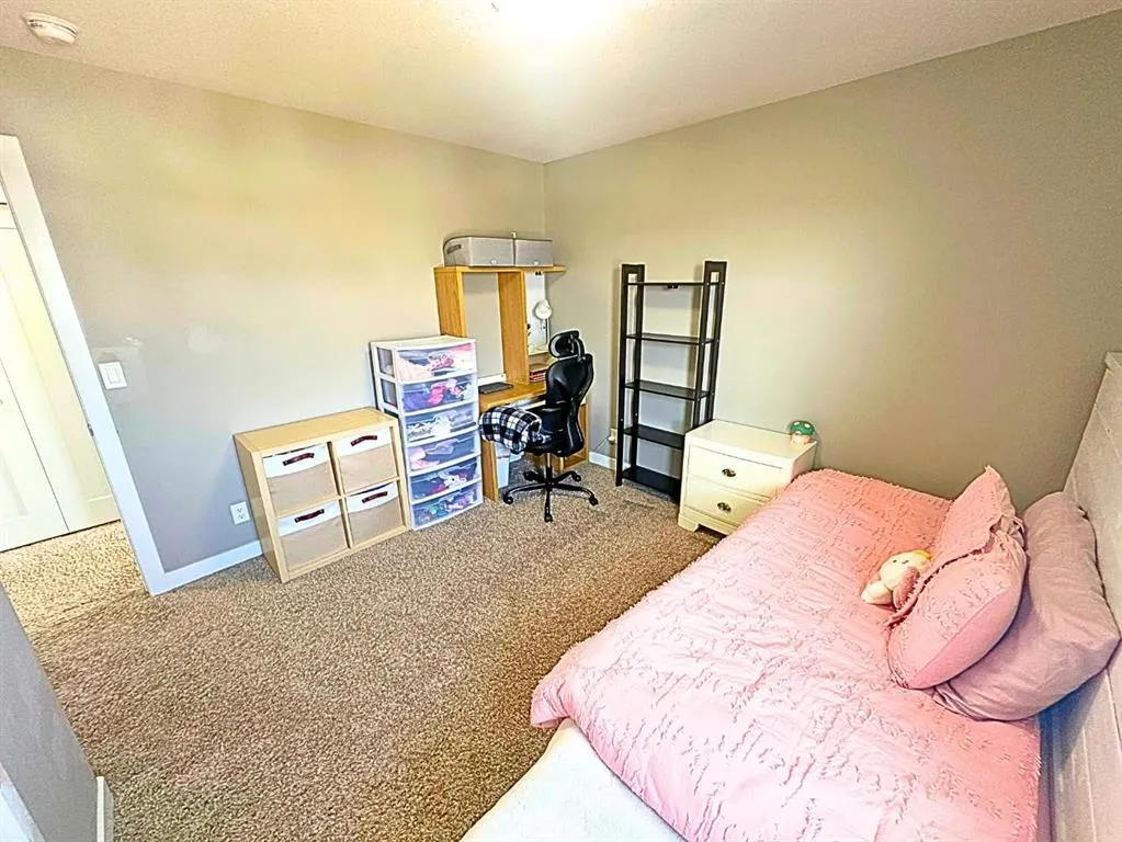 214 Truant Crescent