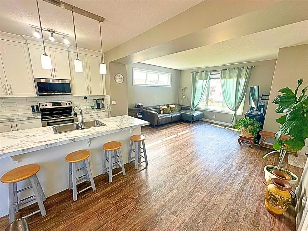 214 Truant Crescent