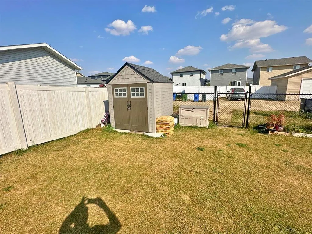 214 Truant Crescent
