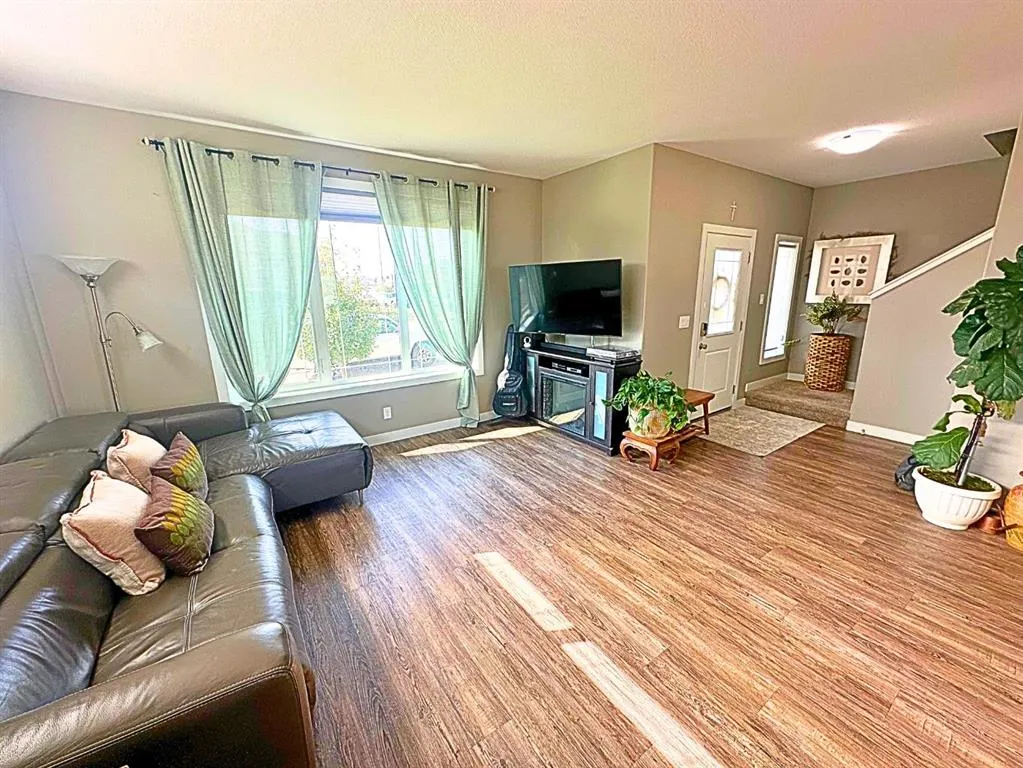 214 Truant Crescent