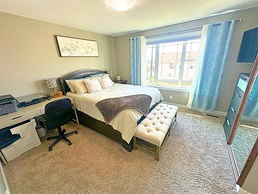 214 Truant Crescent