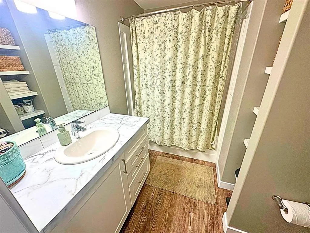 214 Truant Crescent