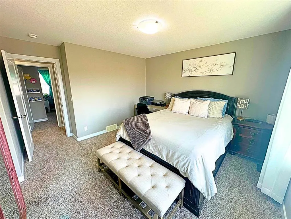 214 Truant Crescent