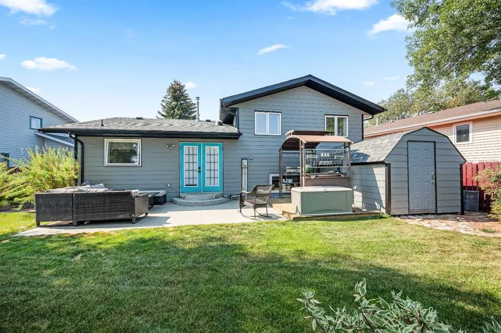 5307 26 Street Close