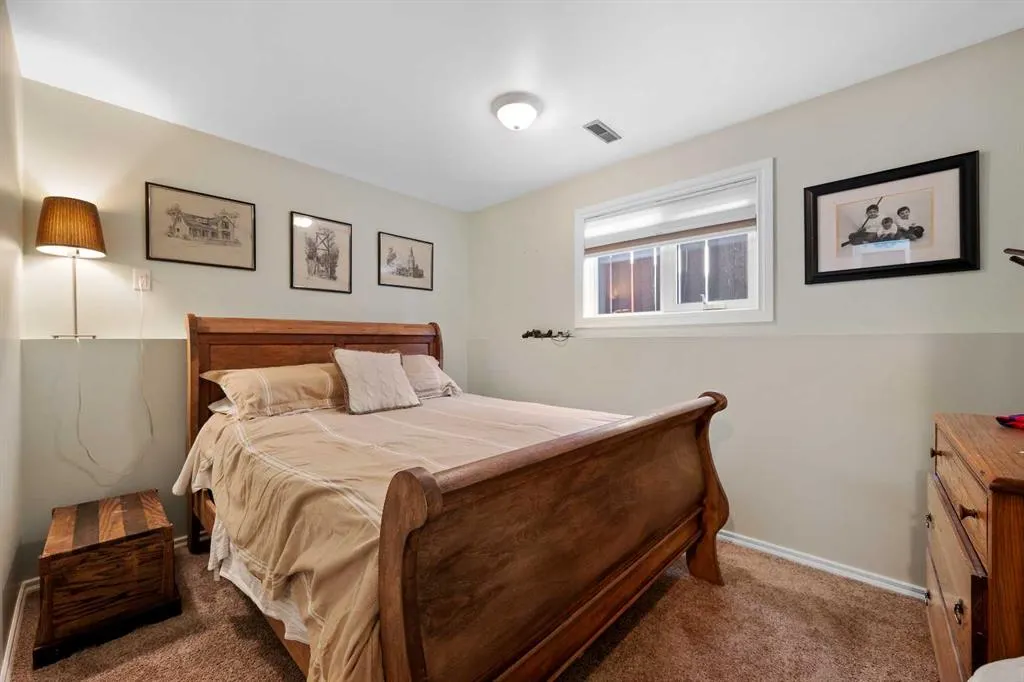 5307 26 Street Close