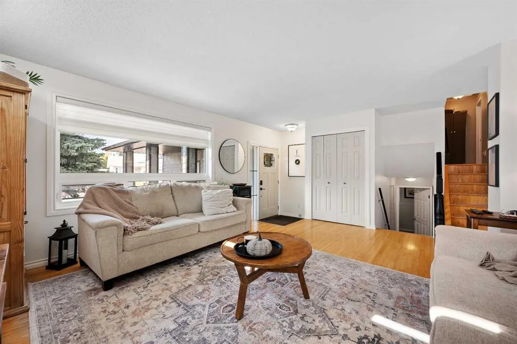 5307 26 Street Close