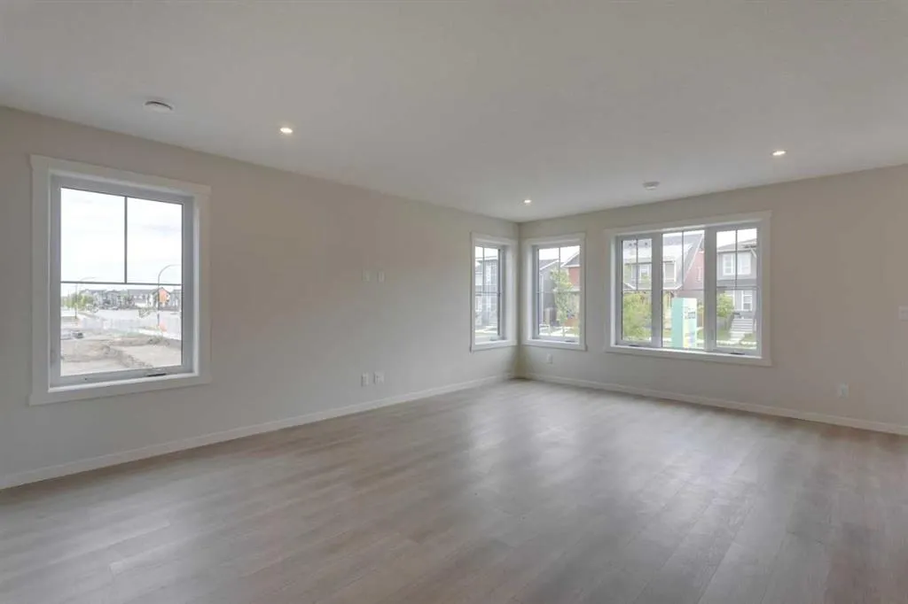 40 Livingston Parade NE, #215