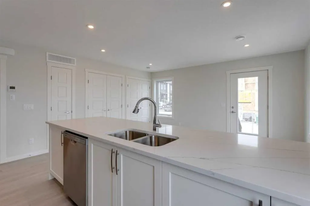 40 Livingston Parade NE, #215