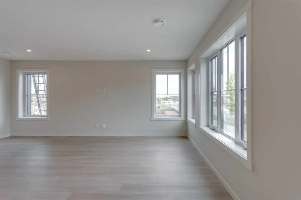 40 Livingston Parade NE, #215