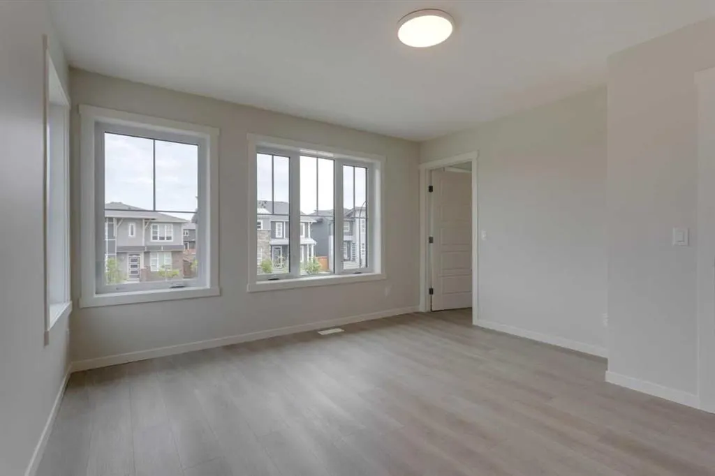 40 Livingston Parade NE, #215