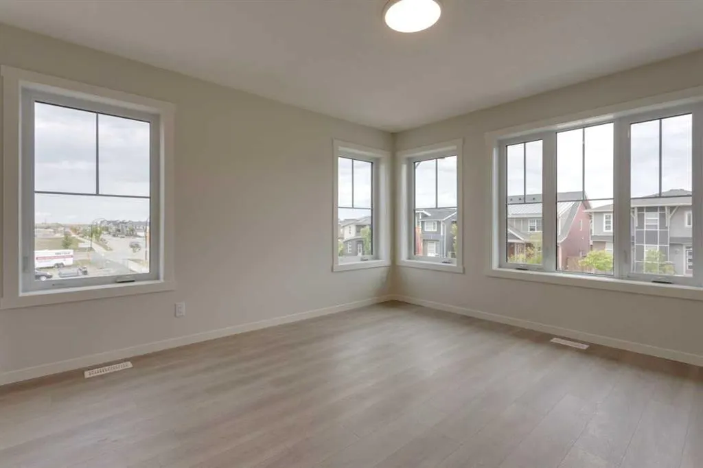 40 Livingston Parade NE, #215