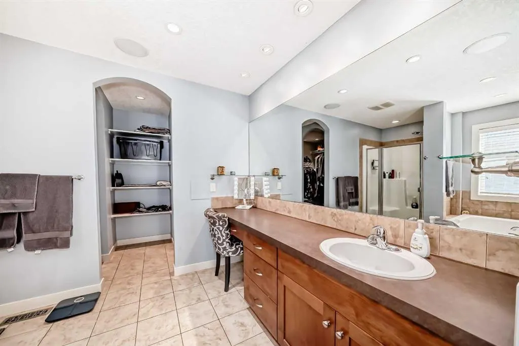 82 Copperleaf Terrace SE