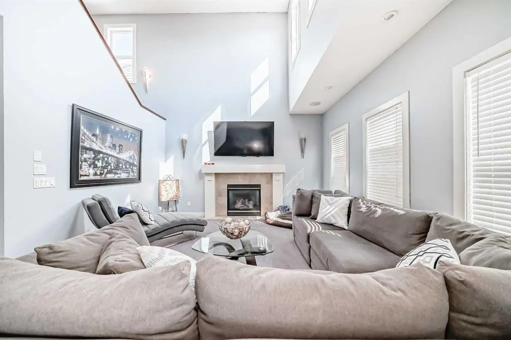 82 Copperleaf Terrace SE