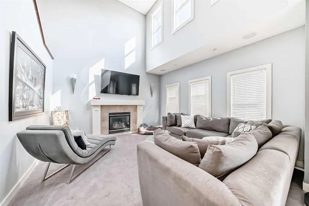 82 Copperleaf Terrace SE