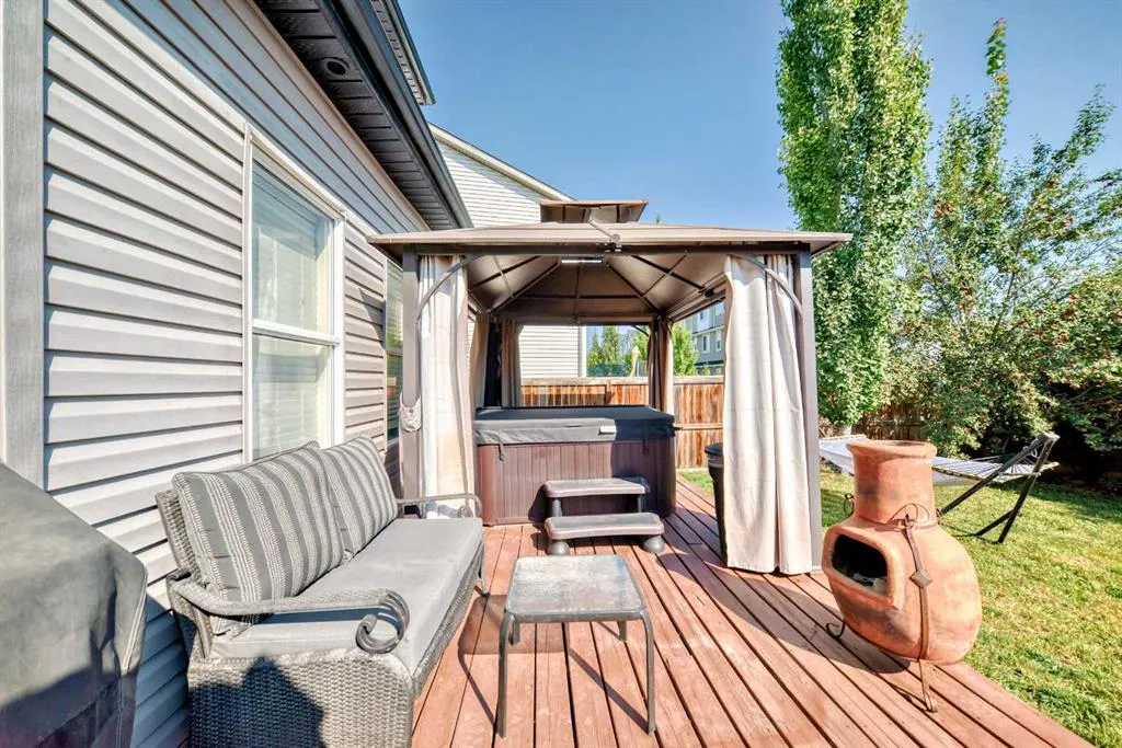 82 Copperleaf Terrace SE