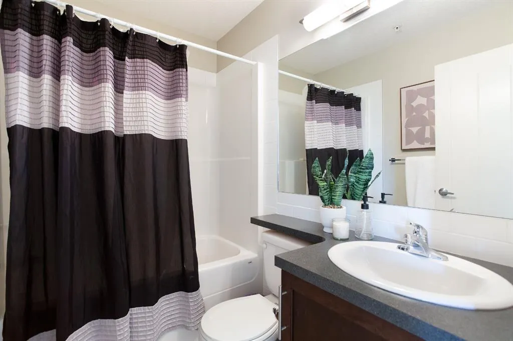 604 East Lake Boulevard NE, #2203