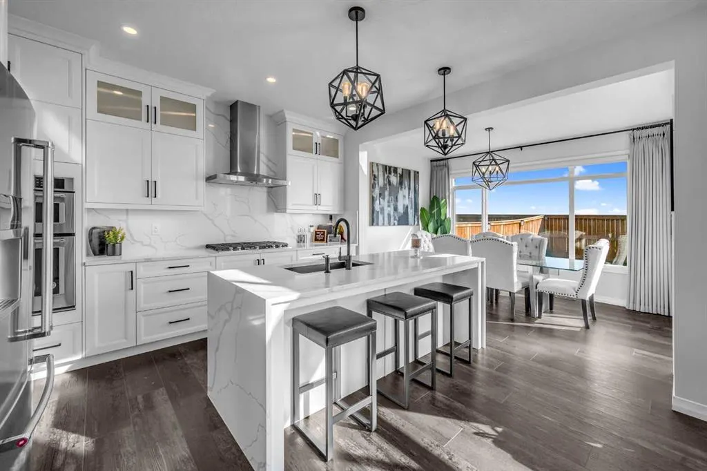 313 Corner Meadows Way NE