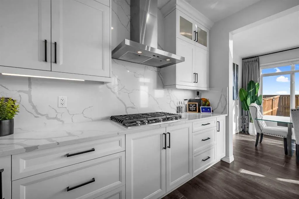 313 Corner Meadows Way NE