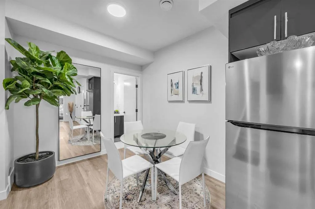 313 Corner Meadows Way NE