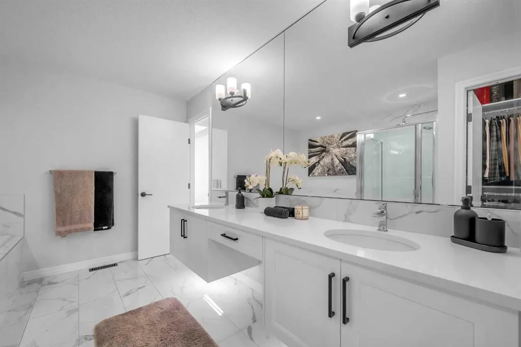 313 Corner Meadows Way NE