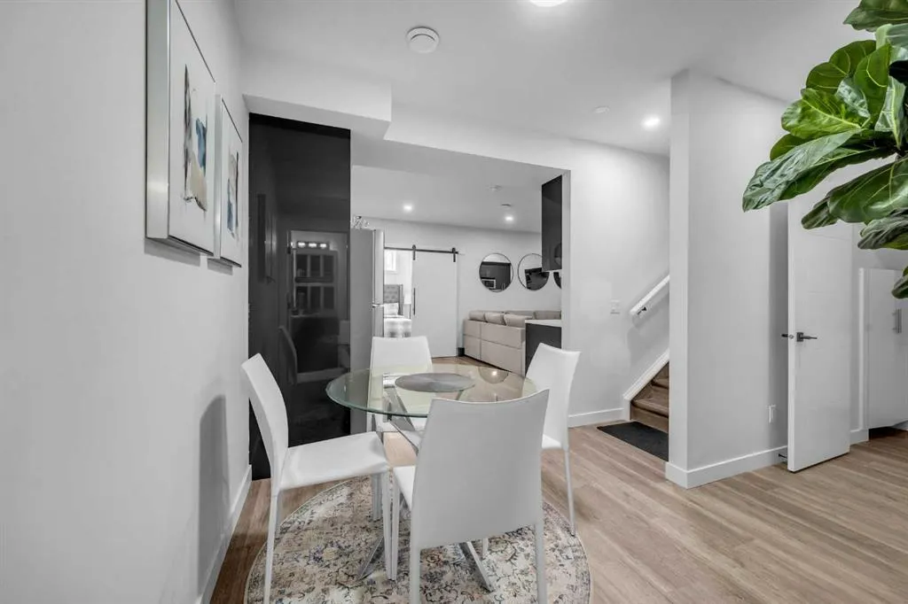 313 Corner Meadows Way NE