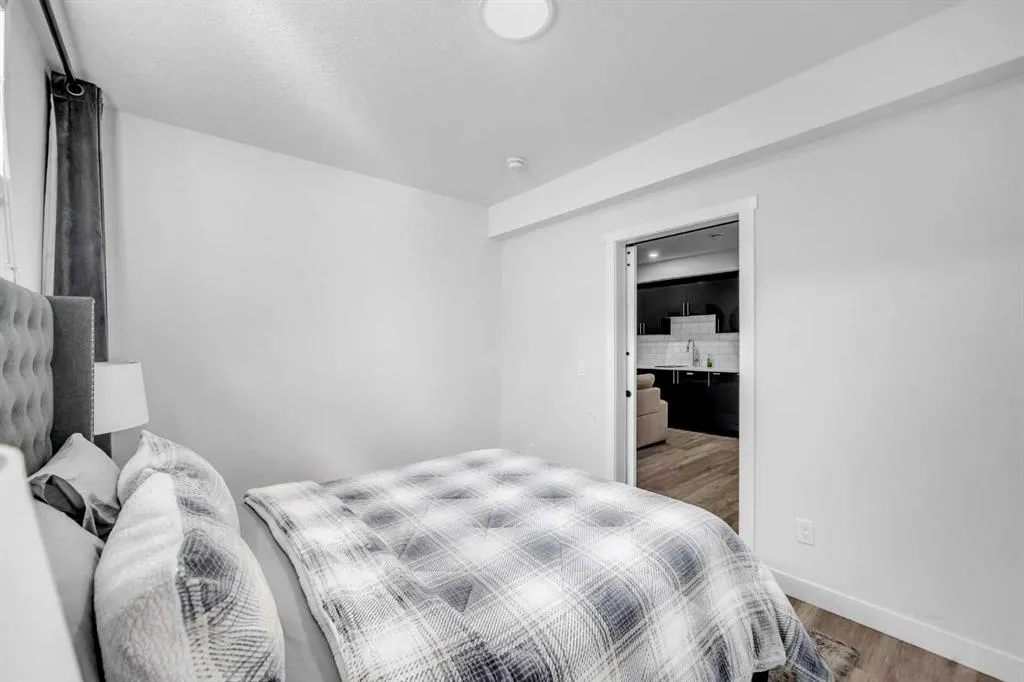 313 Corner Meadows Way NE