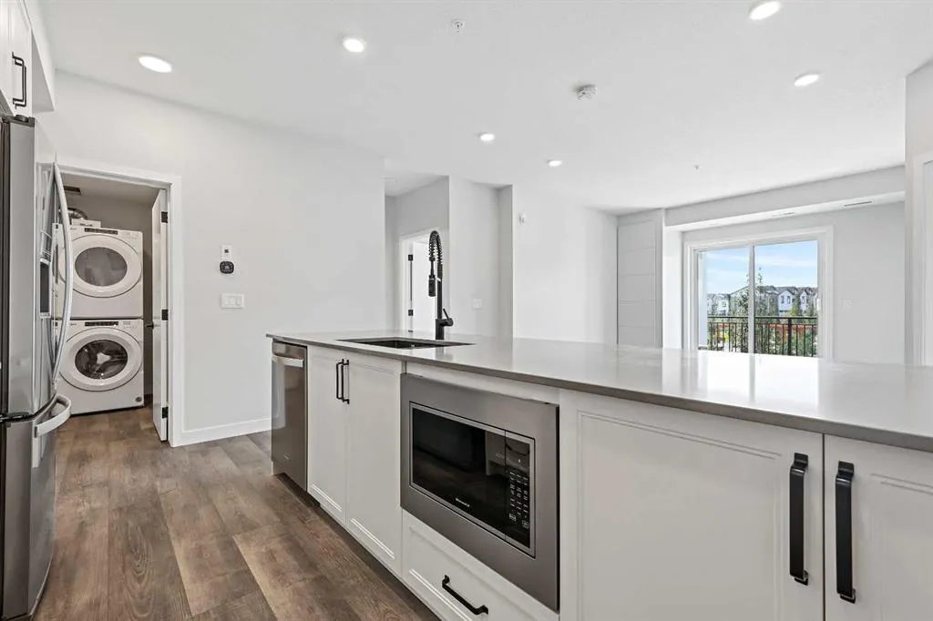 255 Les Jardins Park SE, #216