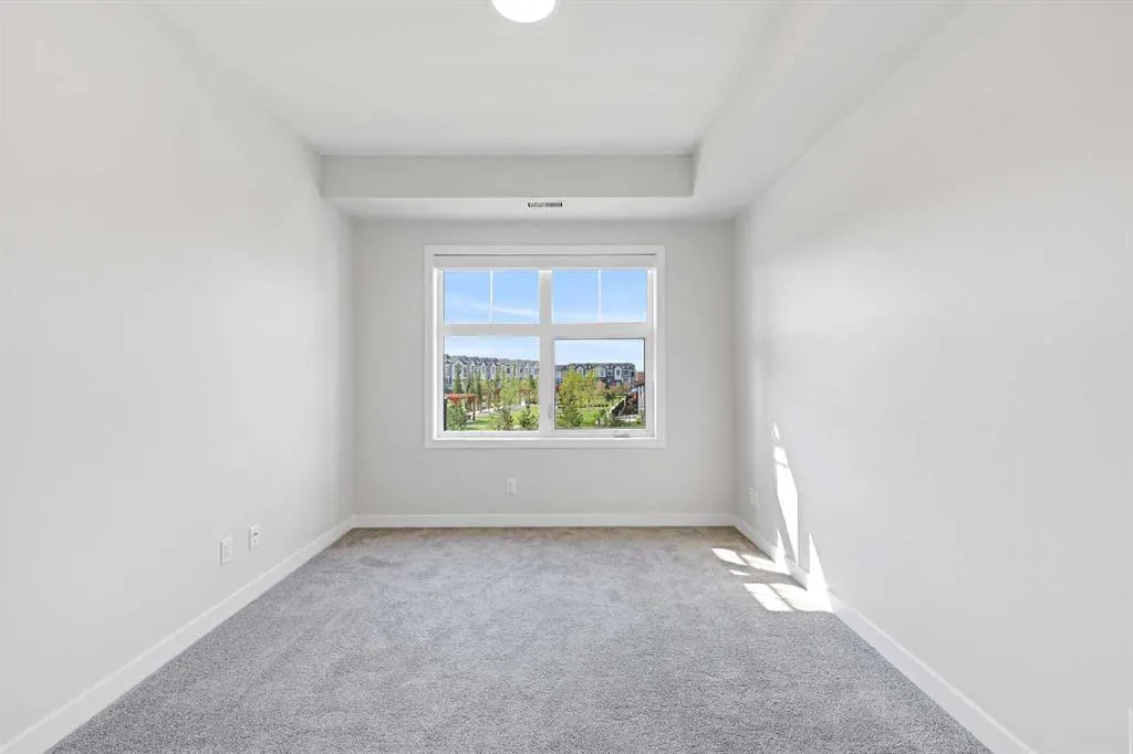 255 Les Jardins Park SE, #216
