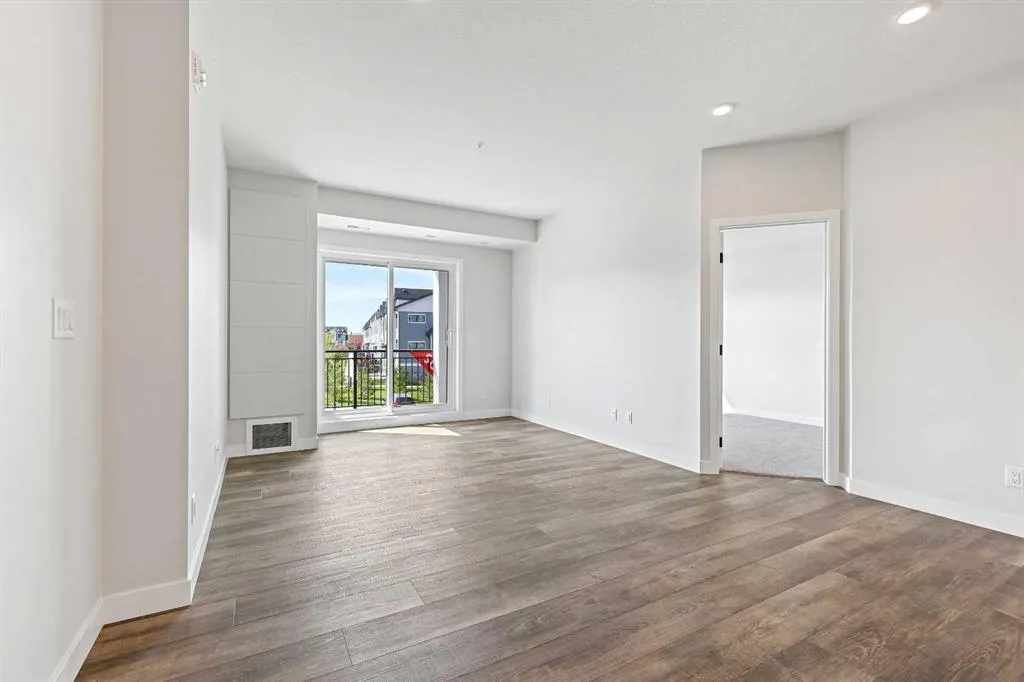 255 Les Jardins Park SE, #216