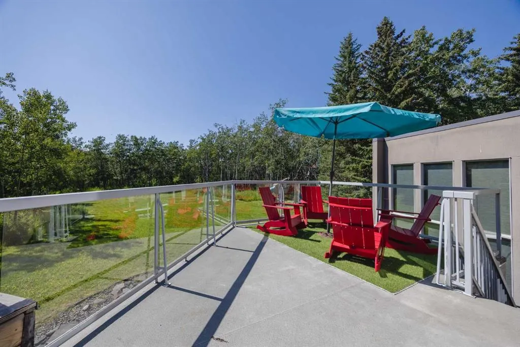 43 Westbluff Place